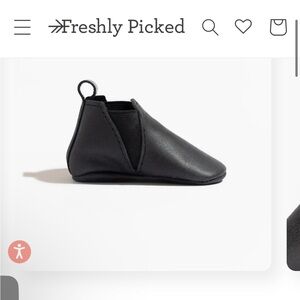 Freshly picked ebony chelsea bootie😇